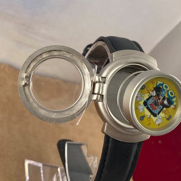 Vintage Disney Toon Mickey Mouse Pop Out Watch - Picture 4 of 6